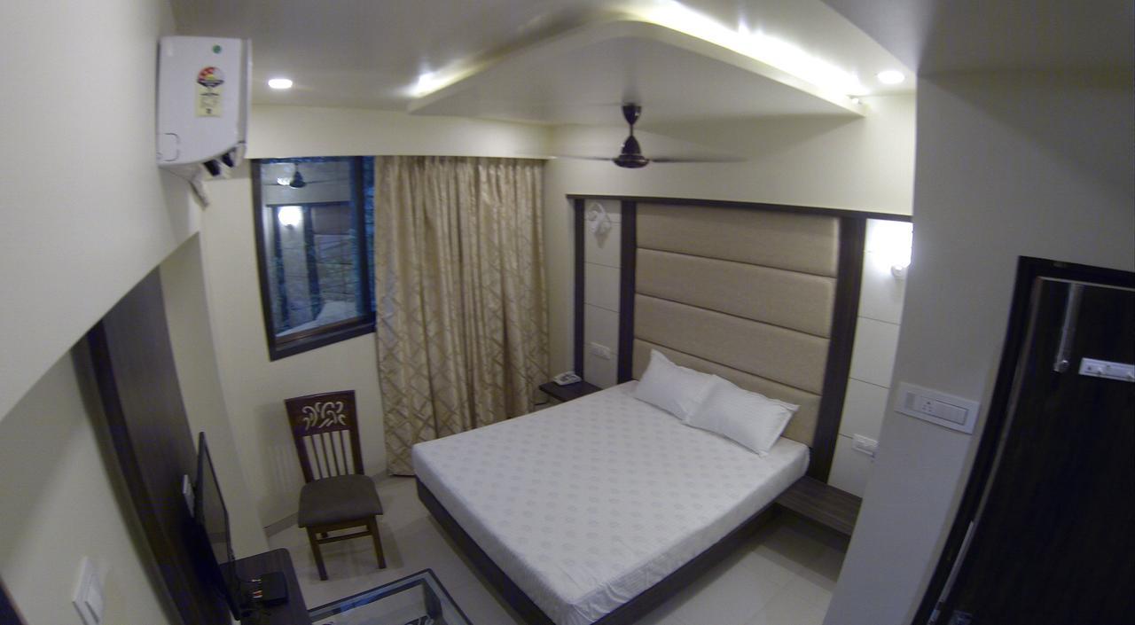 Hotel K D Residency Kalyān Exterior foto
