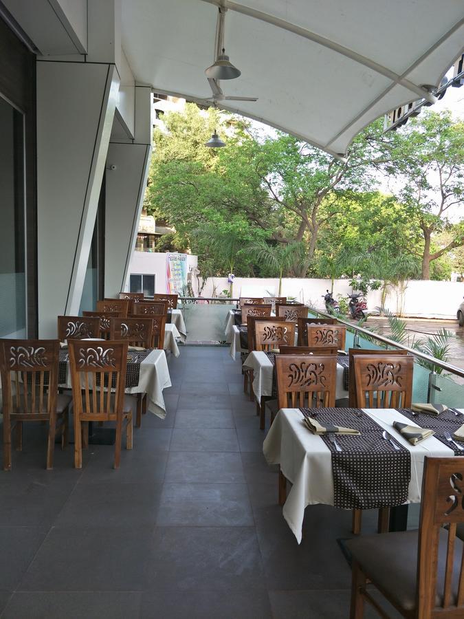 Hotel K D Residency Kalyān Exterior foto