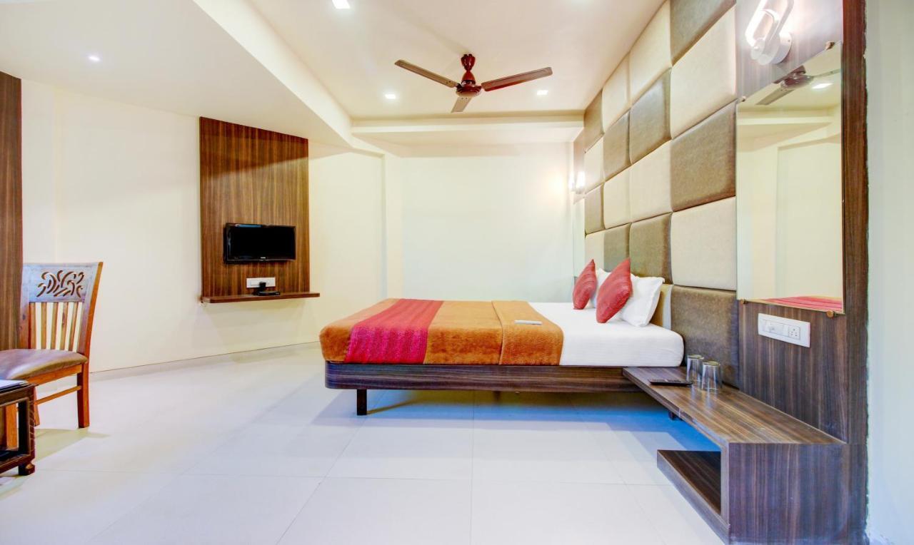 Hotel K D Residency Kalyān Exterior foto